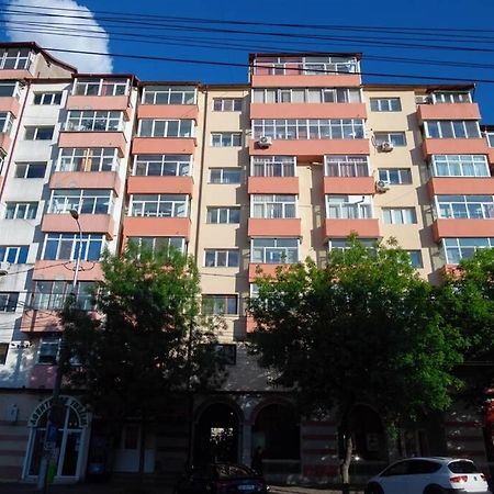 Studio With A View In City Center Тырговиште Экстерьер фото