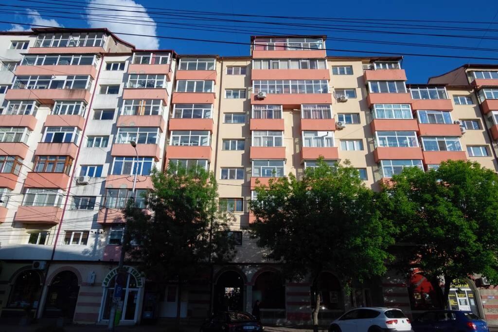 Studio With A View In City Center Тырговиште Экстерьер фото